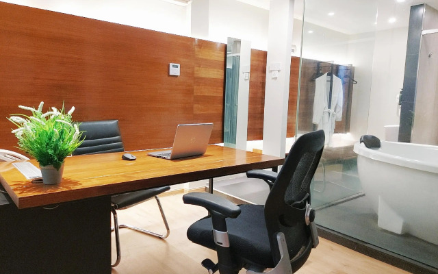 The Leverage Business Hotel Mergong