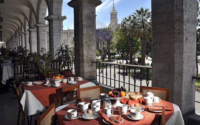 Maison Plaza