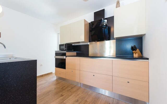 Awesome Home in Brodarica with Hot Tub, WiFi & 6 Bedrooms