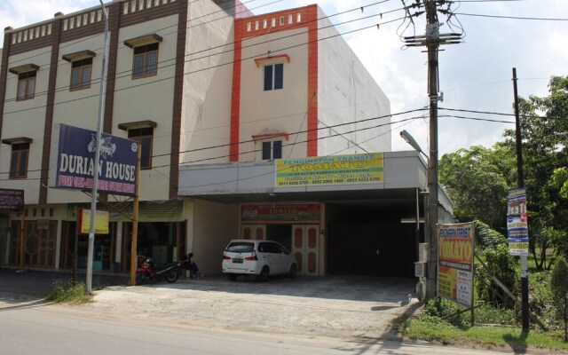 Penginapan Transit Tomato