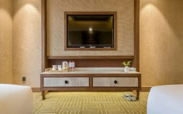 Vyluk J Hotel South Asian Garden Dianchi