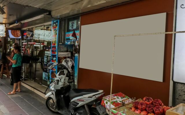 NIDA Rooms Khlong Toei 390 Sky Train