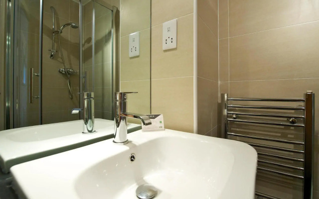 The Knight Residence Apartments by Mansley