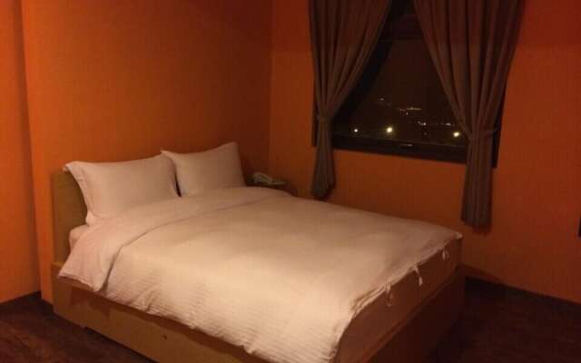 J.F Sleepless Ones Garden Hotel