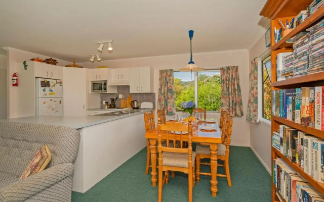 Silver Sands - Cooks Beach Holiday Home