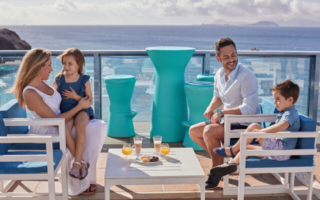 Sandos Papagayo Hotel