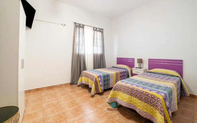 Lovely & Spacious Holiday Home With Private Swimming Pool
