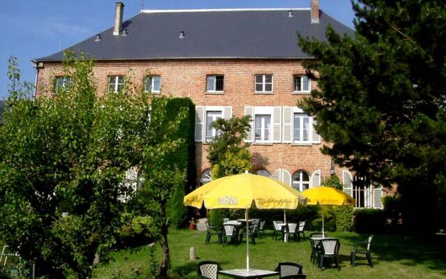 Logis Le Clos du Montvinage Rest. Auberge Val De lOise
