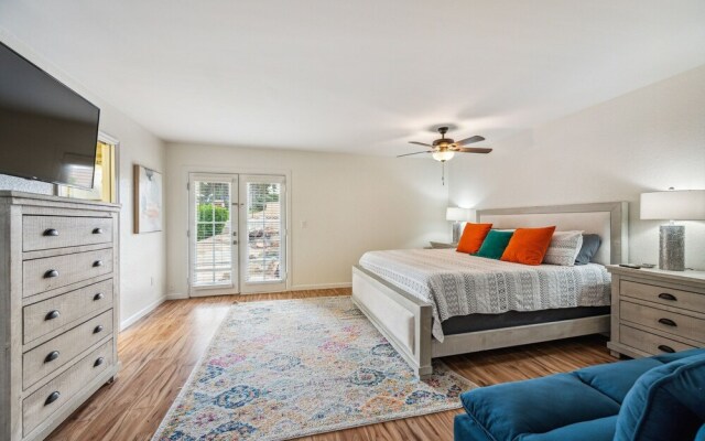 Kathleen House 4 Bedroom Home by RedAwning