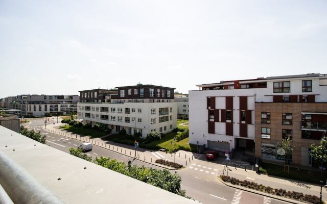 Wilanów Apartment with Balcony