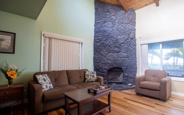 Hale Honu 2 Bedroom Home by RedAwning