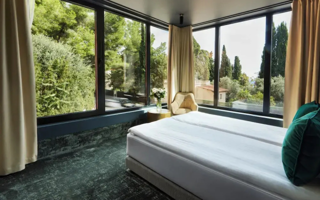 Eze Beach Residence