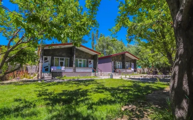 Apricot Spring Resort