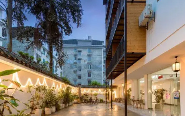 Yangshuo Yuting Lanshe Hotel (Ubud Town)