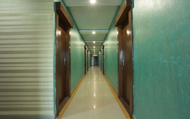 OYO 5738 Hotel Lords Inn
