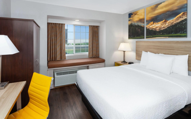 Days Inn & Suites by Wyndham Spokane Airport Airway Heights