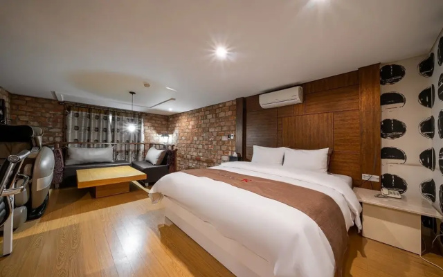 Bucheon R Hotel