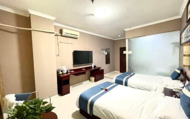 Super 8 Hotel (Anyang Railway Station)