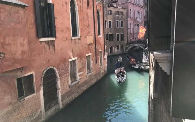 Luxury Venetian Rooms