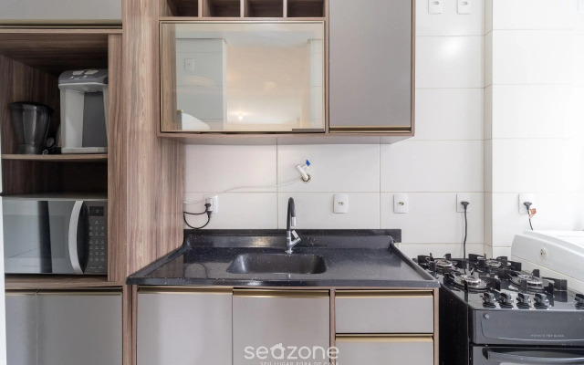 Apto c/sacada e churrasq a 150m da praia SDP0206