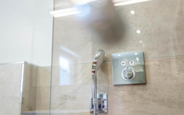 Exklusiv - neu renoviertes Apartment mit Terrasse