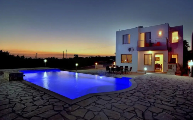 Villa Oniros 2 in Peyia