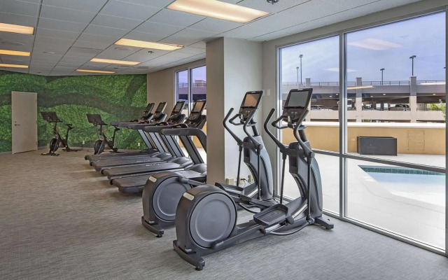 DoubleTree by Hilton Hotel Modesto