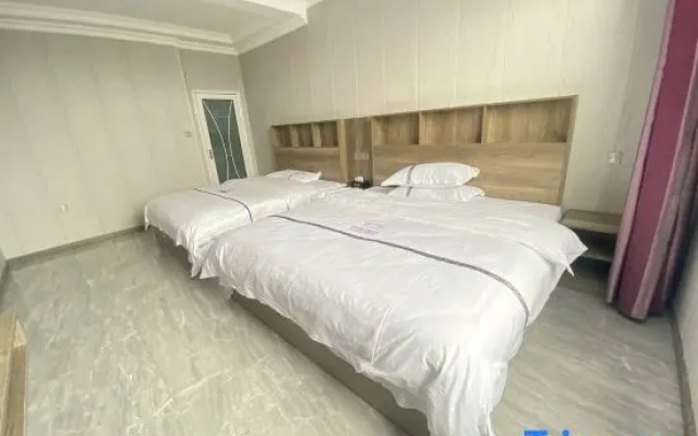 huayun Hotle