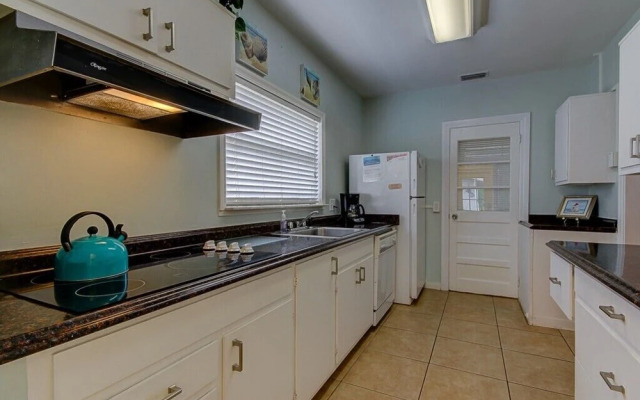 Clearwater Beach Cabana by RedAwning