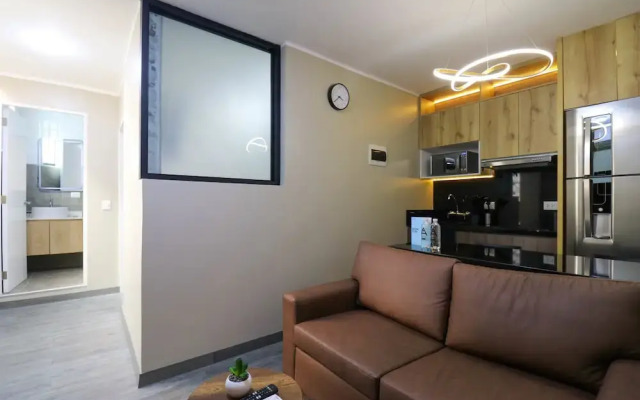w Elegant 1BR w AC in San Isidro