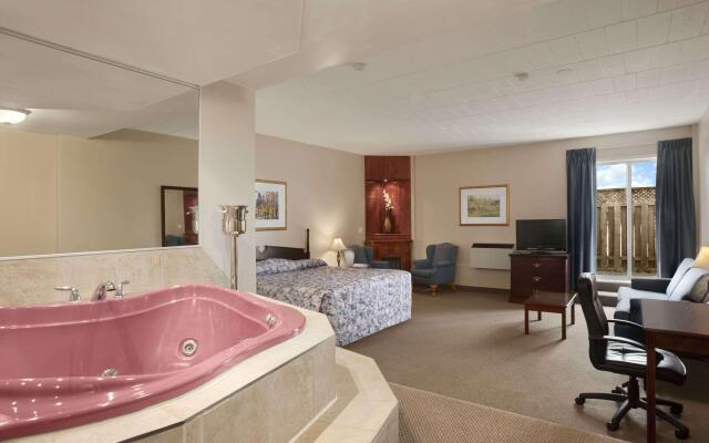 Travelodge by Wyndham Cambridge - Waterloo