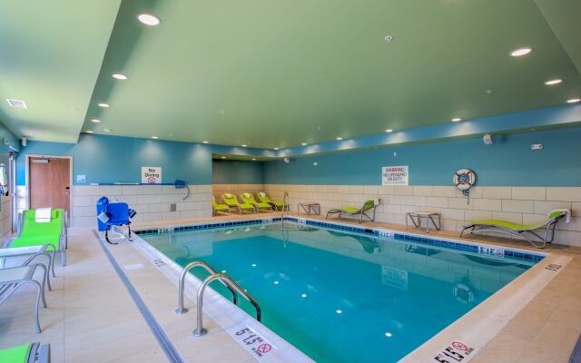 Holiday Inn Express & Suites Reedsville - State Coll Area by IHG