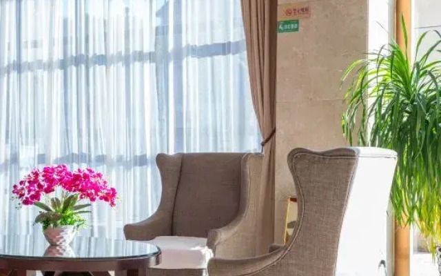Golden Hotel