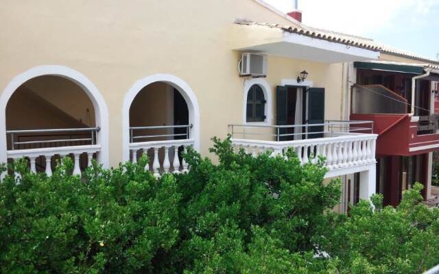 BeachFrontSalvanos aparthotel