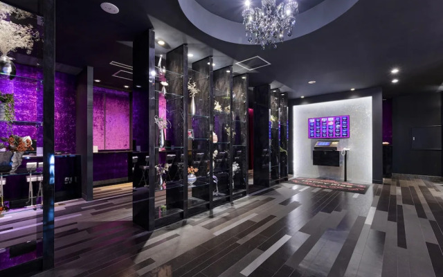 Happy Kiss - Adults Only