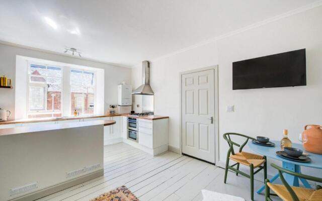 Stylish 1BD Seaside Flat North Berwick