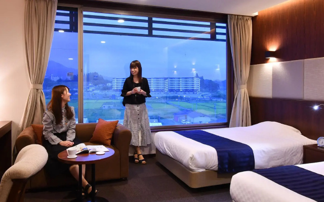 Capital Hotel 1000