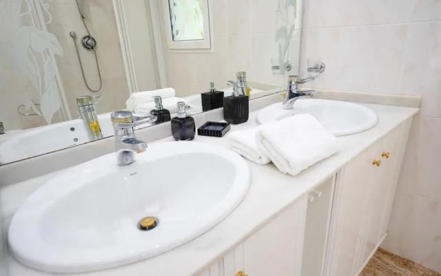 Charming 3-bed Villa in Denia, First Beach Line