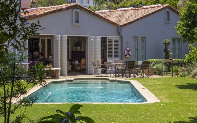 Maison - H Guest House