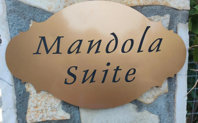 Mandola suite