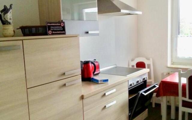 Ingrids Ferienwohnung mit Balkon in Thiede nähe See