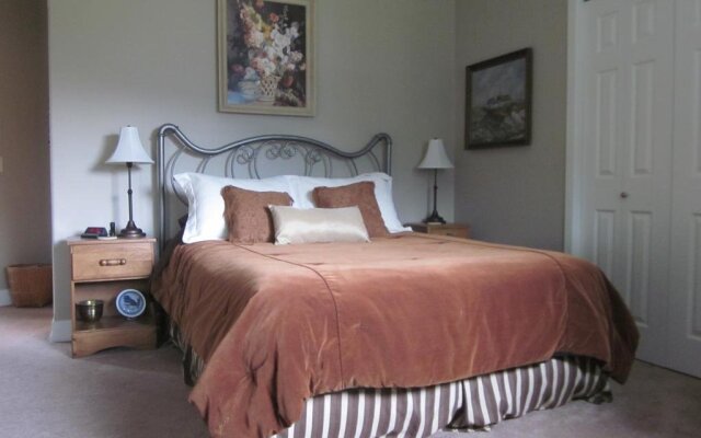 Suite As it Gets Vacation Rental/B&B