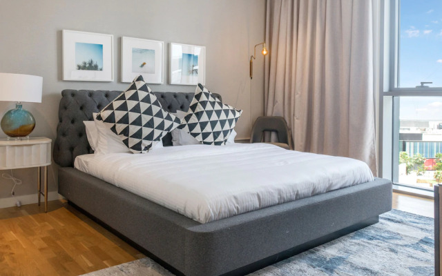 Luxury 3BD Bluewaters Island sea & Dubai Eye View