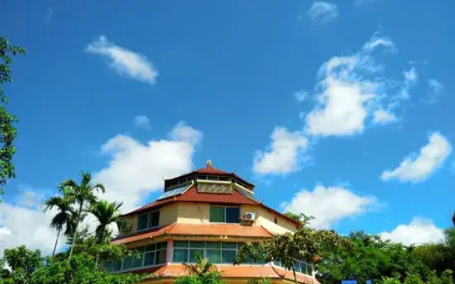 Mengla Bajiaolou Inn