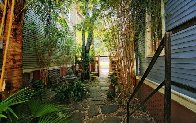 Forsyth Park 2 Bedroom Beauty