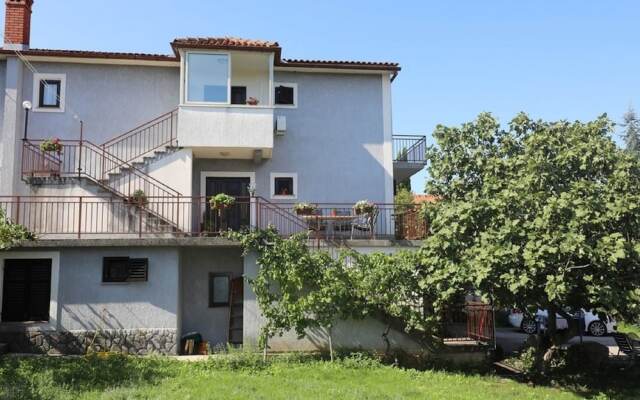 Comfortable Apartment With Terrace Near the Beach