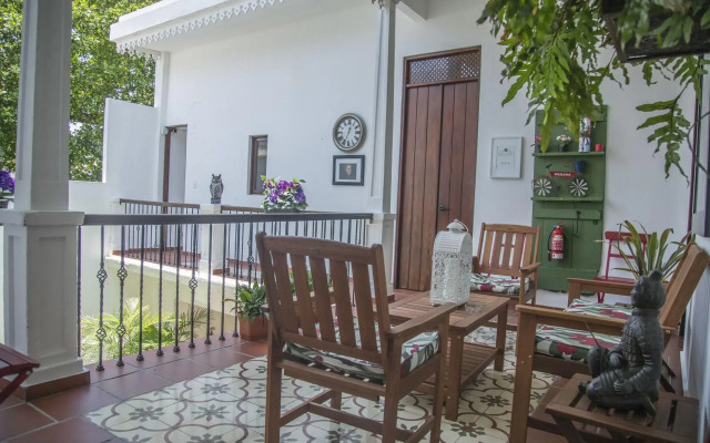 Colonial 154 H Boutique
