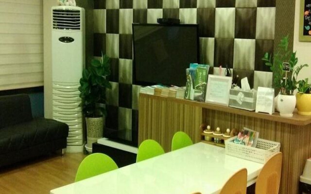 Crystal Guesthouse (Female Only)