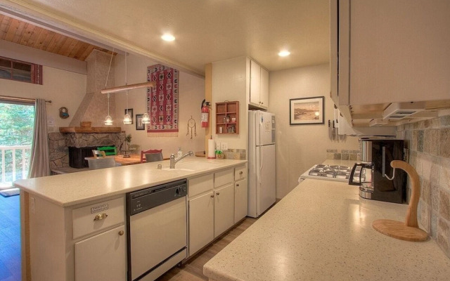 Cheyenne's Place 4 Bedroom Home by RedAwning