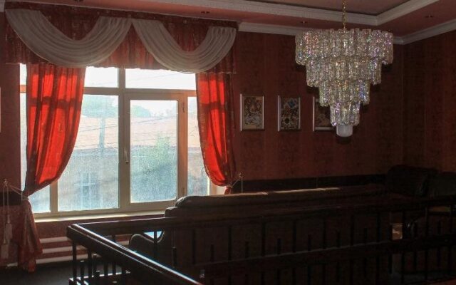 Lux Hotel